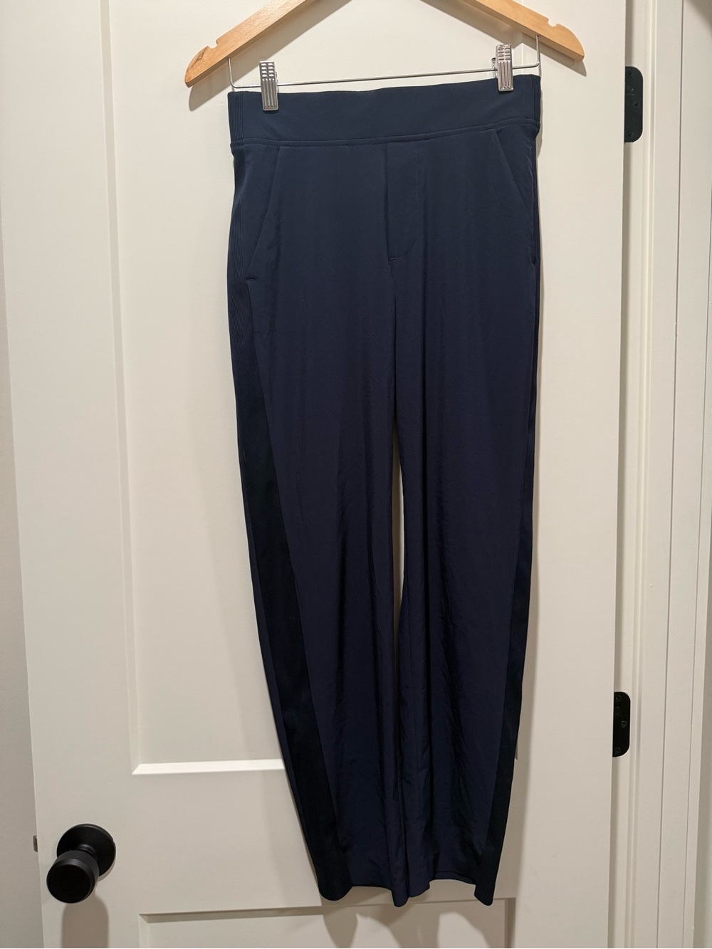 Athleta Women's Pants in Navy